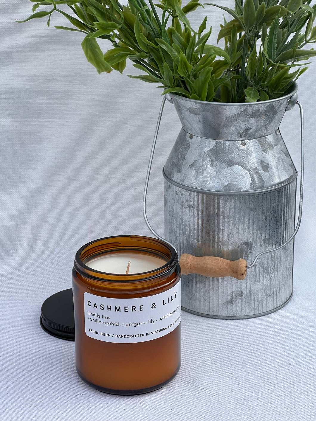 Cashmere & Lily Jar Candle